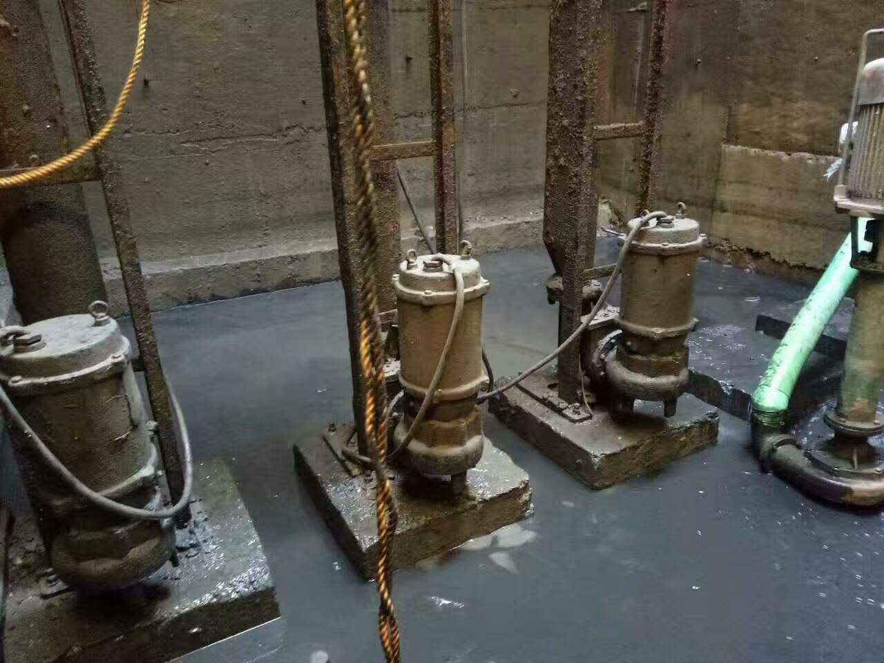 金安污水池清理